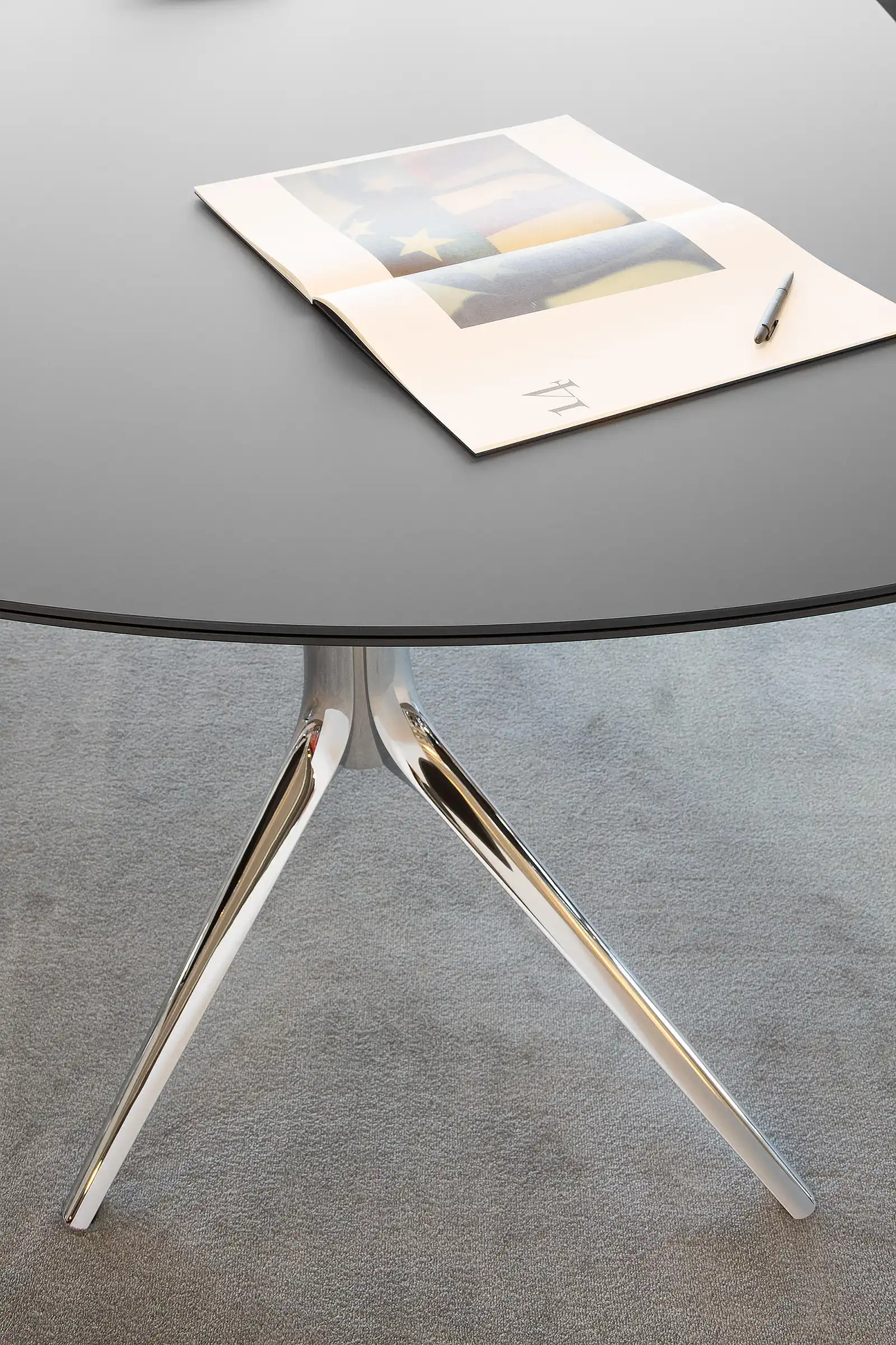 notable-notable-desk-ambient-04-h
